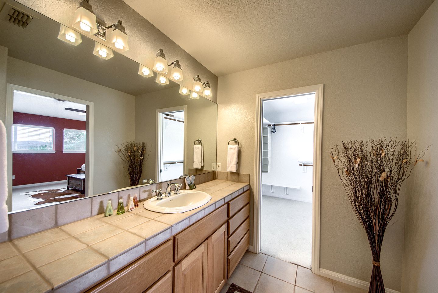 Riverside Retreat for Glamping on the Guadalupe River, Ideal for Families or Friends