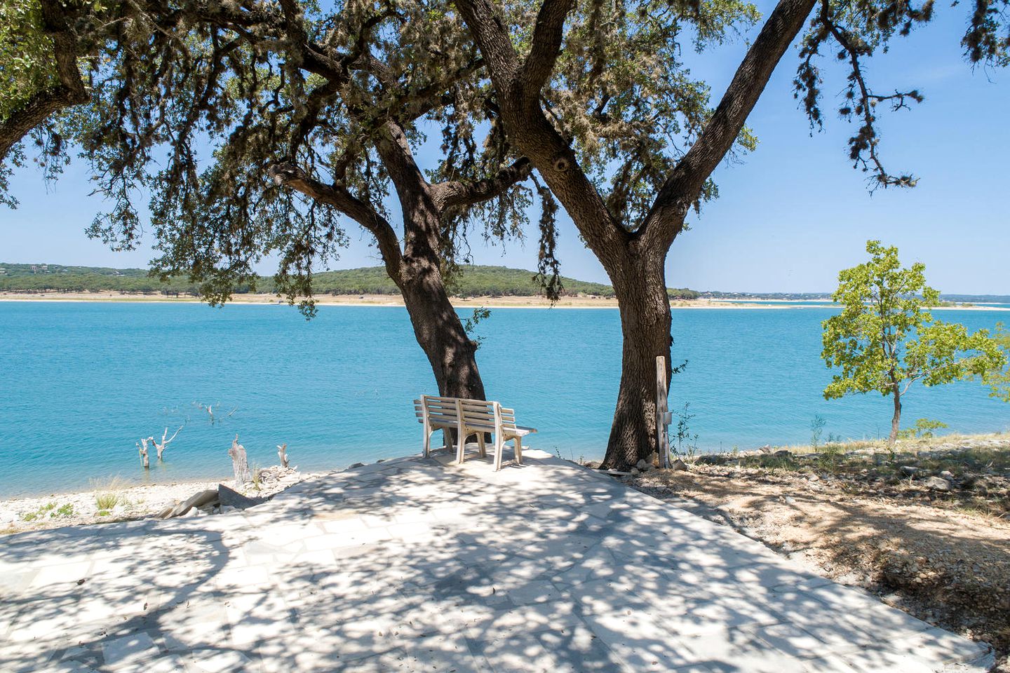 Riverside Retreat for Glamping on the Guadalupe River, Ideal for Families or Friends