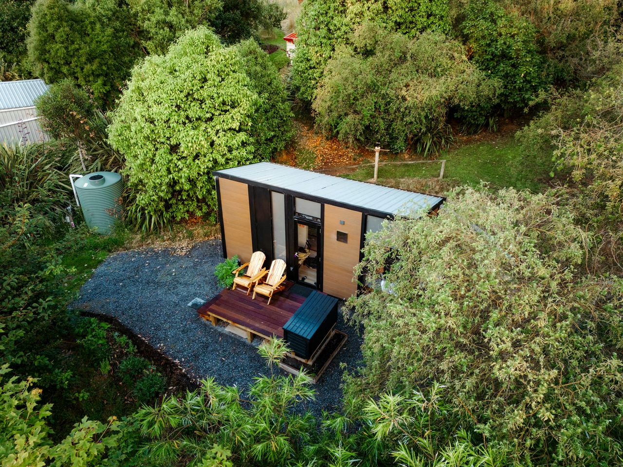 Luminous Serene Tiny House with Hot-Tub and Beautiful Wildlife in Owaka, South Island