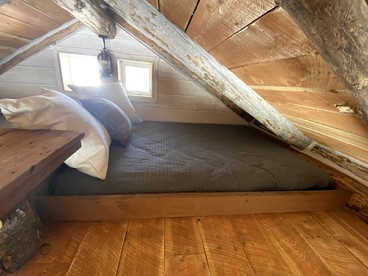 Rustic Eco-Friendly Cabin in Ennis, Montana - Amazing Glamping Adventure near Virginia City photo 4