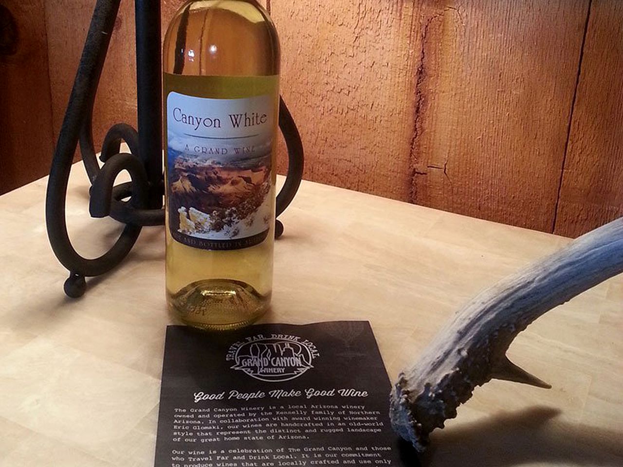 Cozy Western-Themed Log Getaway on Route 66 in Williams, Arizona