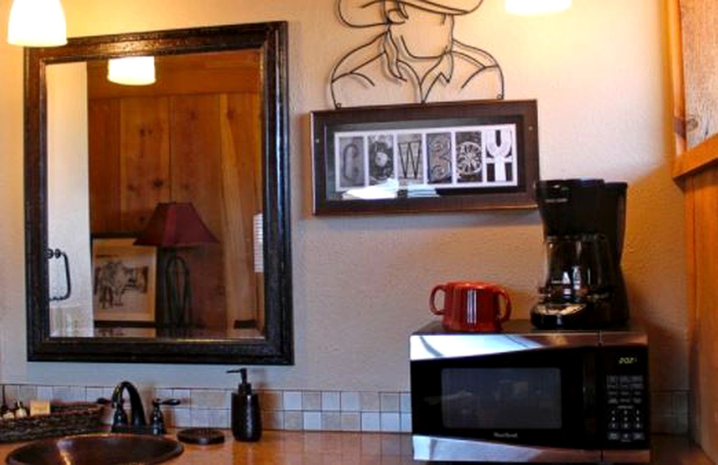 Rustic Log Retreat near Kaibab National Forest in Williams, Arizona