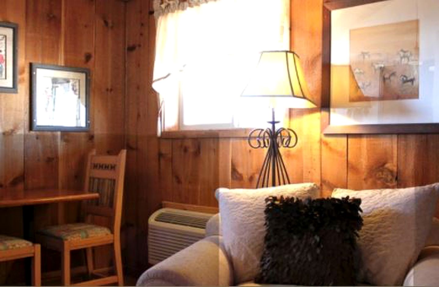 Romantic Getaway in a Bed and Breakfast near the Grand Canyon in Williams, Arizona