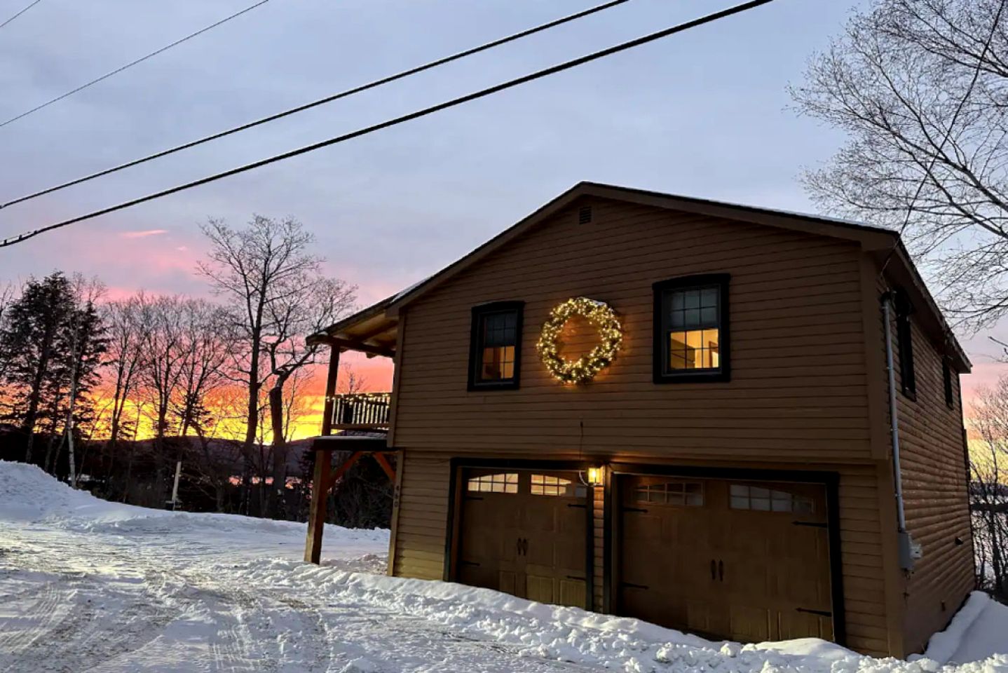 Tranquil Cabin with Hot-Tub and Breathtaking Sunset Views in Maine