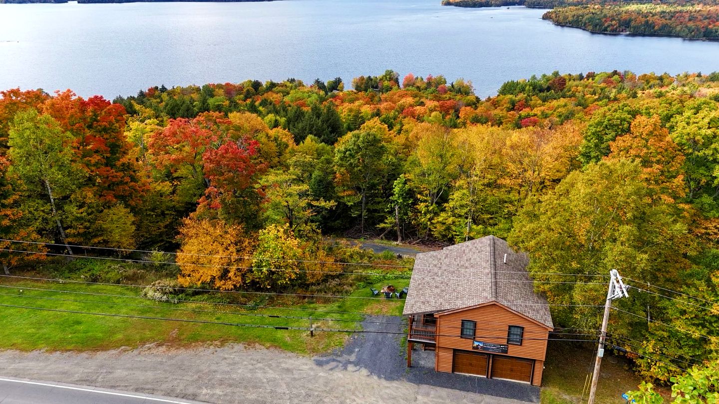 Tranquil Cabin with Hot-Tub and Breathtaking Sunset Views in Maine