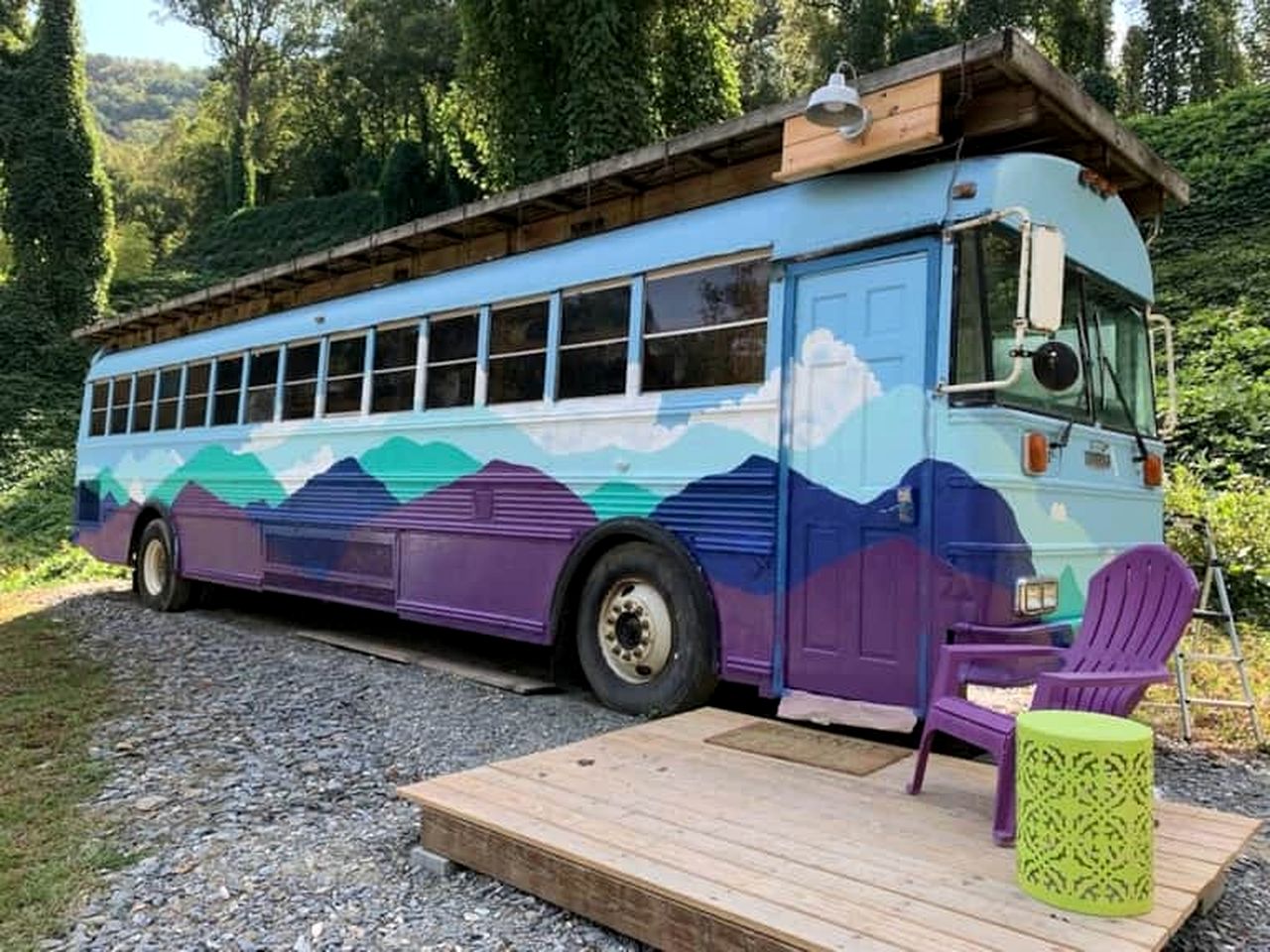 Stunning Converted Bus for a Fantastic Getaway near Bryson City, North Carolina