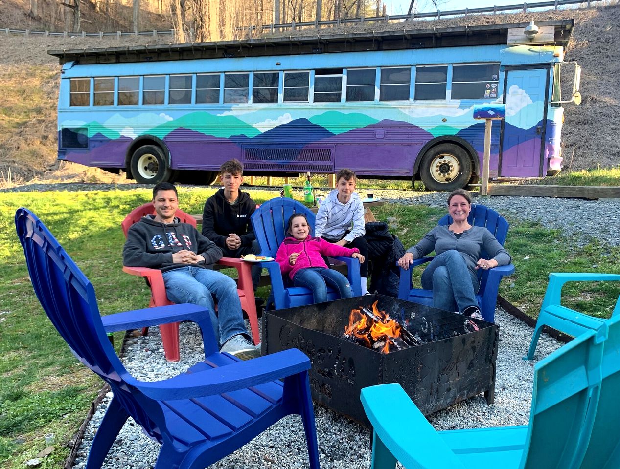 Stunning Converted Bus for a Fantastic Getaway near Bryson City, North Carolina