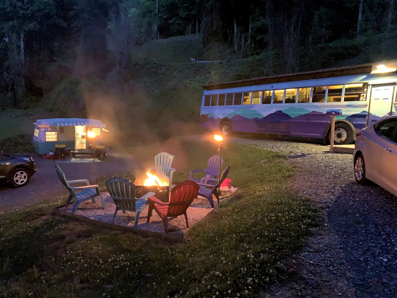 Stunning Converted Bus for a Fantastic Getaway near Bryson City, North Carolina