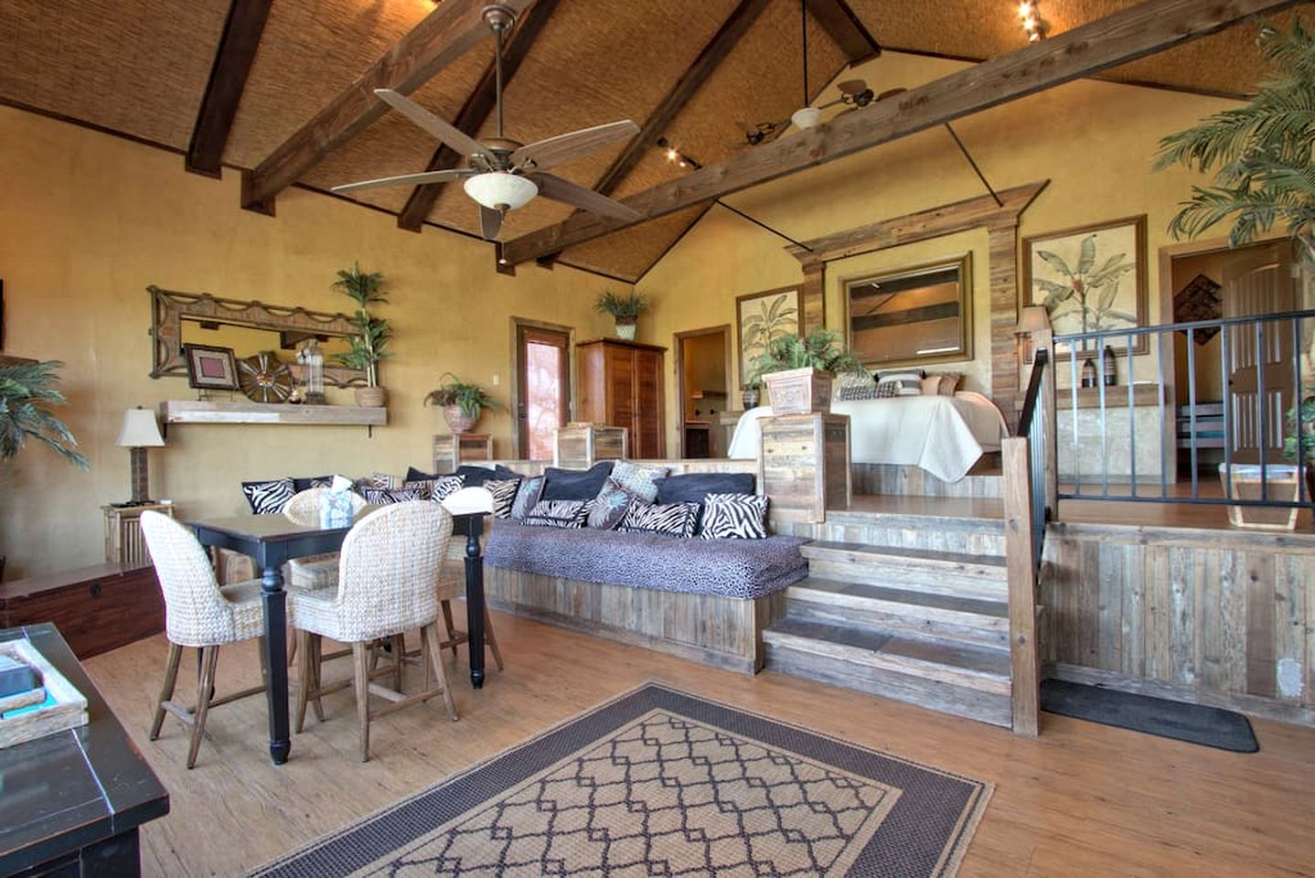 Amazing Raised Bungalow Surrounded by Beautiful Texas Hill Country Views in Bergheim, Texas