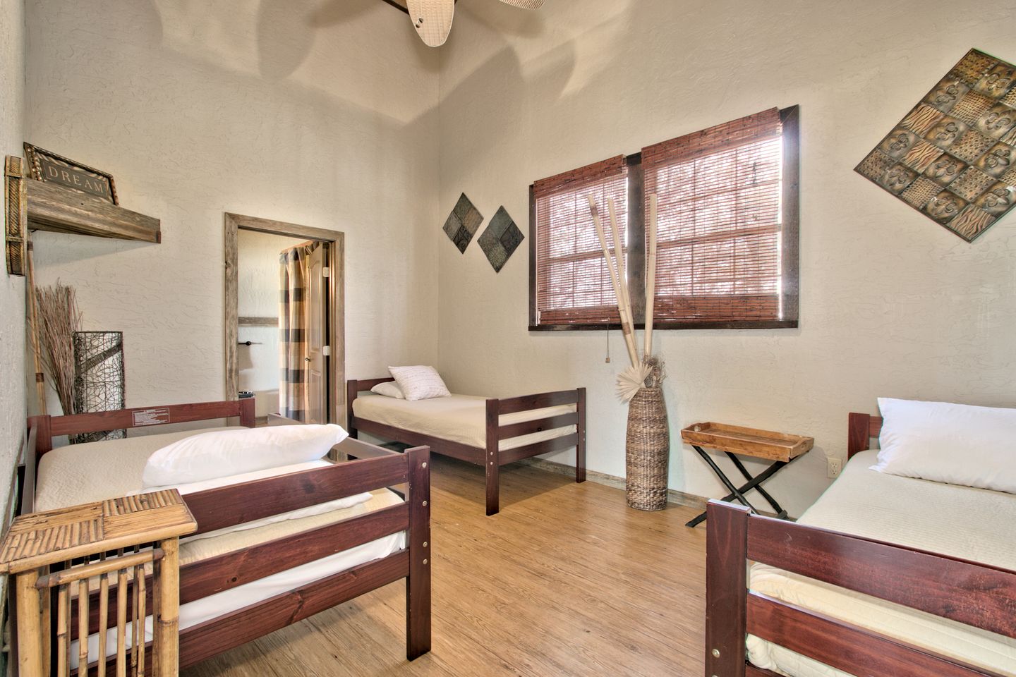 Amazing Raised Bungalow Surrounded by Beautiful Texas Hill Country Views in Bergheim, Texas