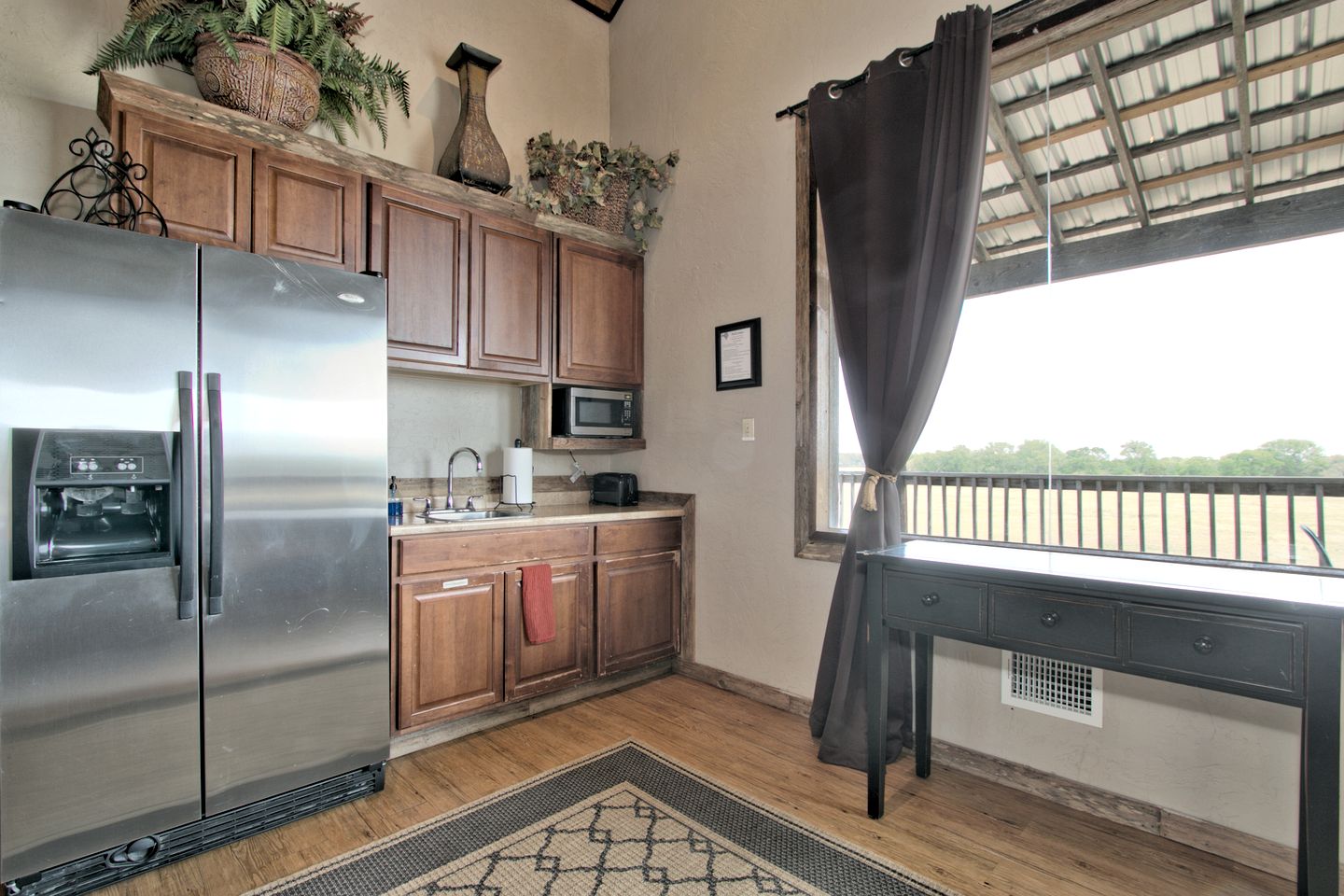 Amazing Raised Bungalow Surrounded by Beautiful Texas Hill Country Views in Bergheim, Texas