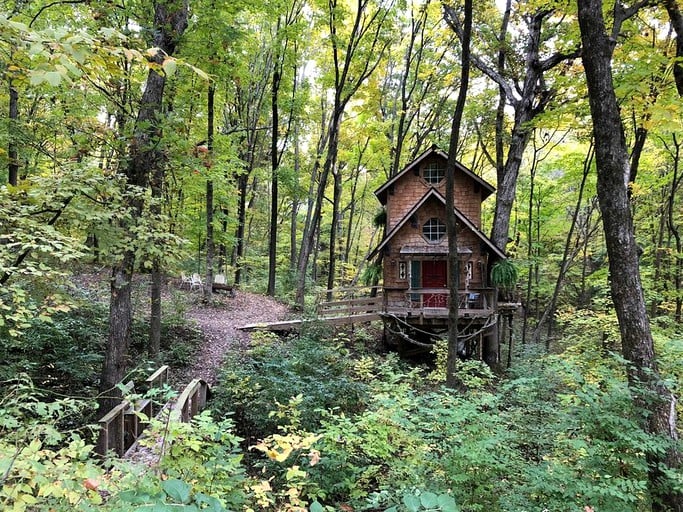 Tree House rental in Nauvoo, IL