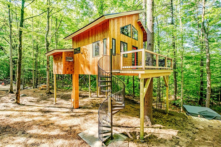 Tree Houses (United States of America, Sanford, Maine)
