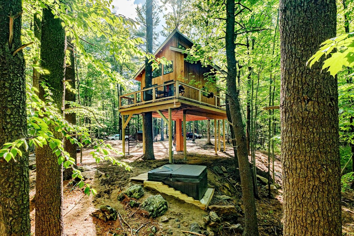 Luxury Year-round Treehouse in Sanford, ME