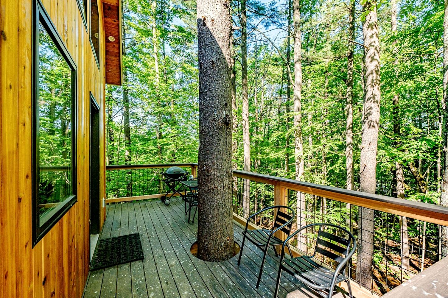 Luxury Year-round Treehouse in Sanford, ME