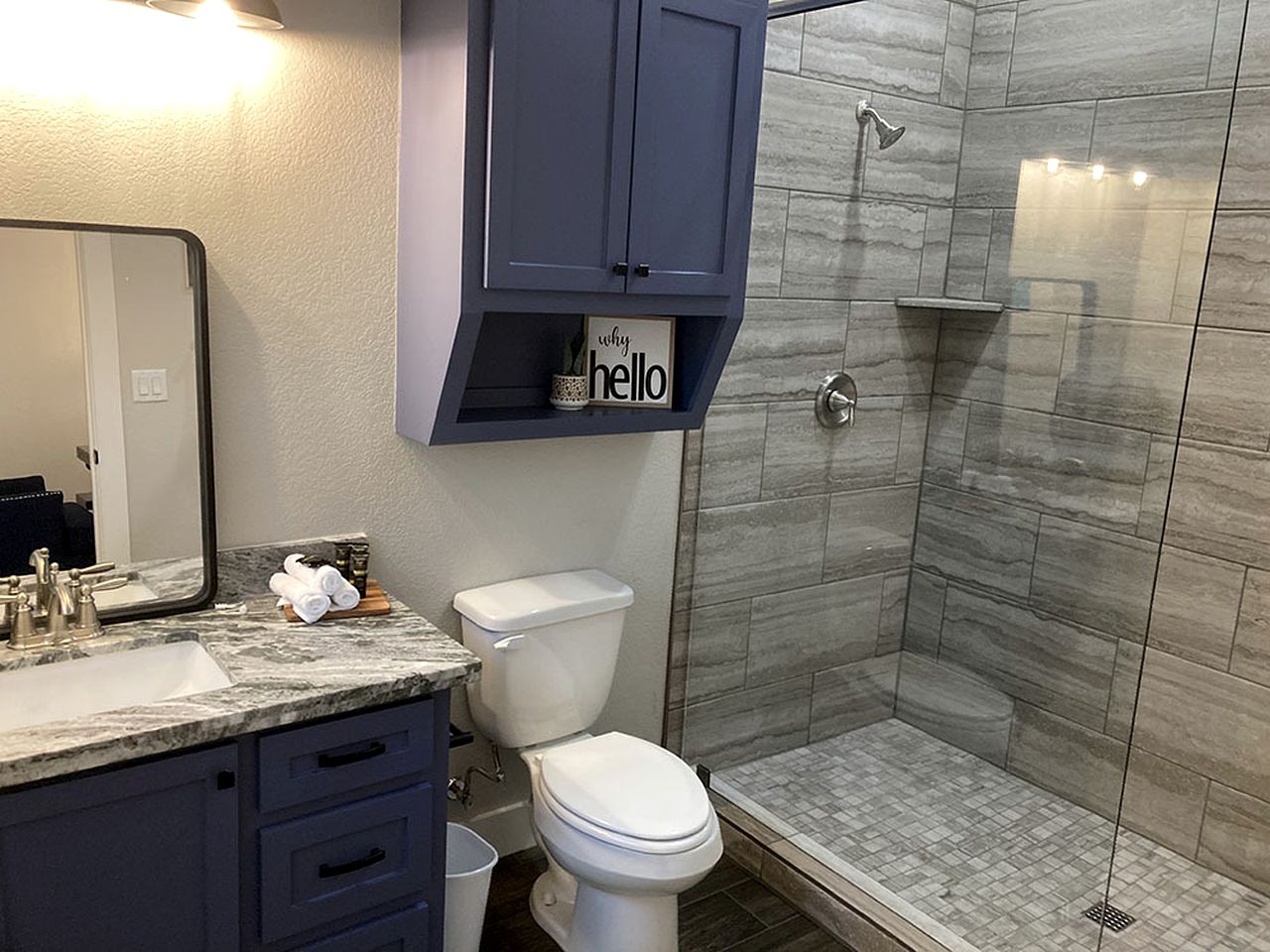 Cozy Tree House with Beautiful Modern Interior in Livingston, Texas