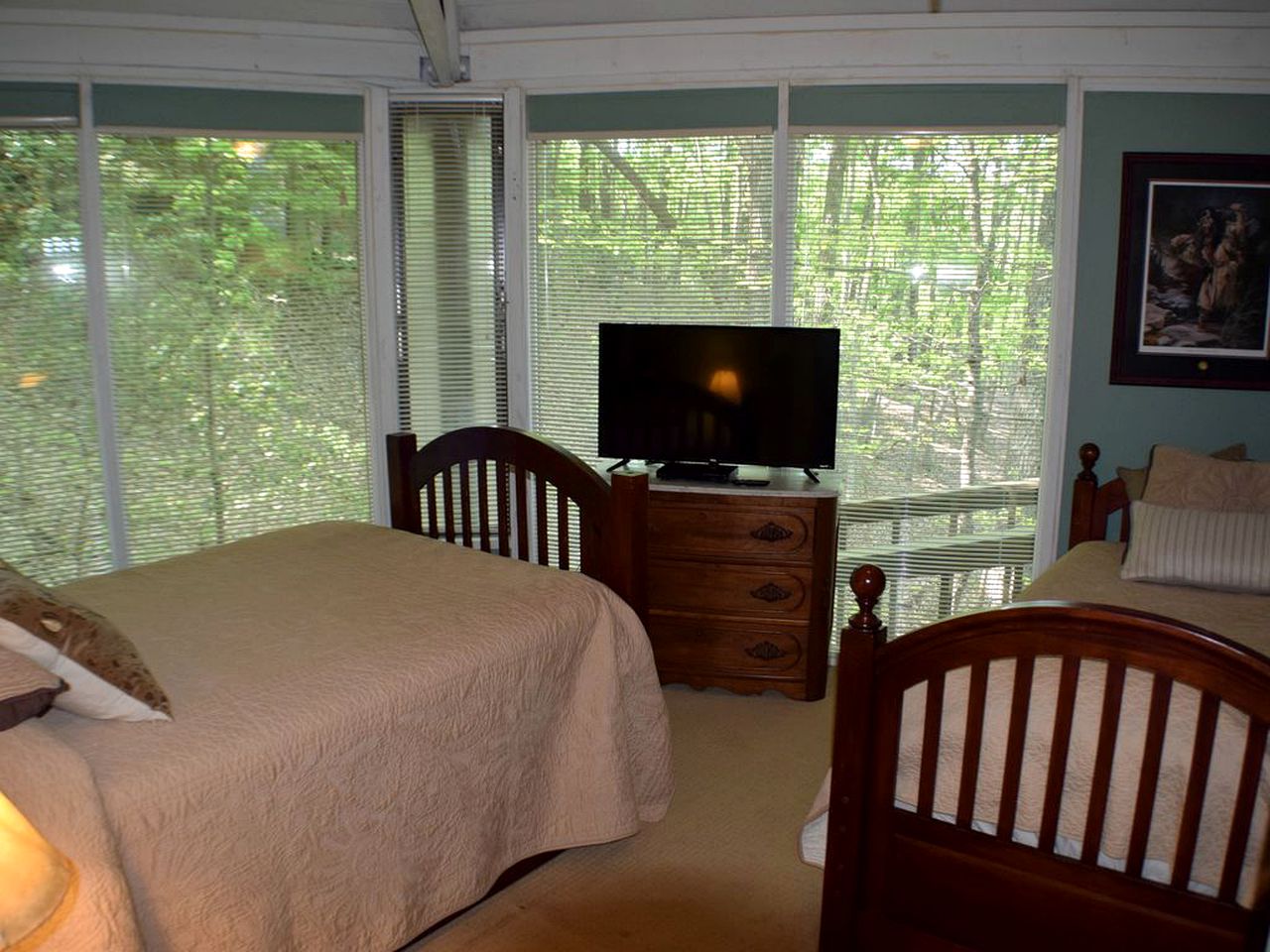 Tree House Rental in Jasper,
