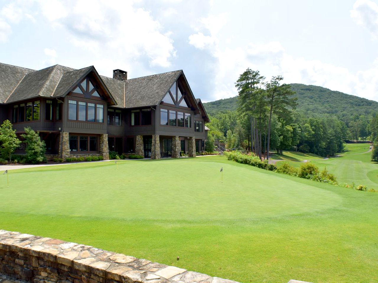 Tree House Rental in Jasper,