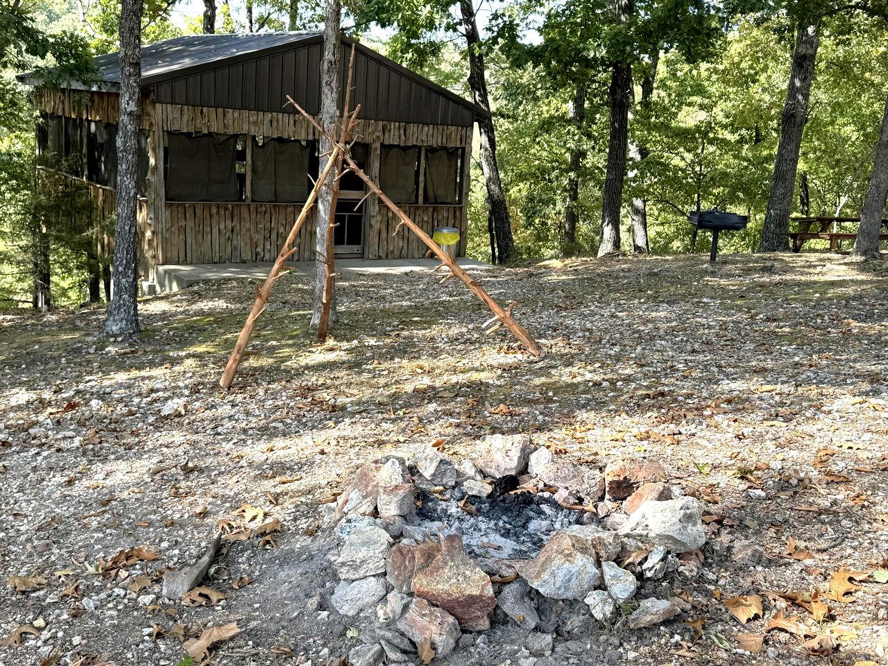 Shady Family Tree Hut Glamping Cabins with Private Door & Mosquito Nets near Big Niangua River, Macks Creek, Missouri
