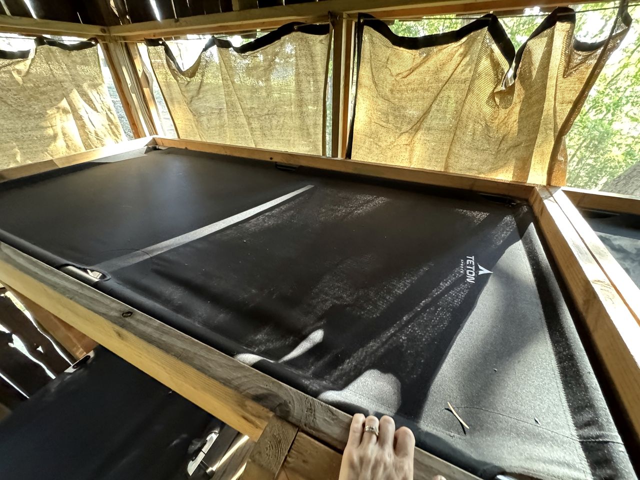 Shady Family Tree Hut Glamping Cabins with Private Door & Mosquito Nets near Big Niangua River, Macks Creek, Missouri