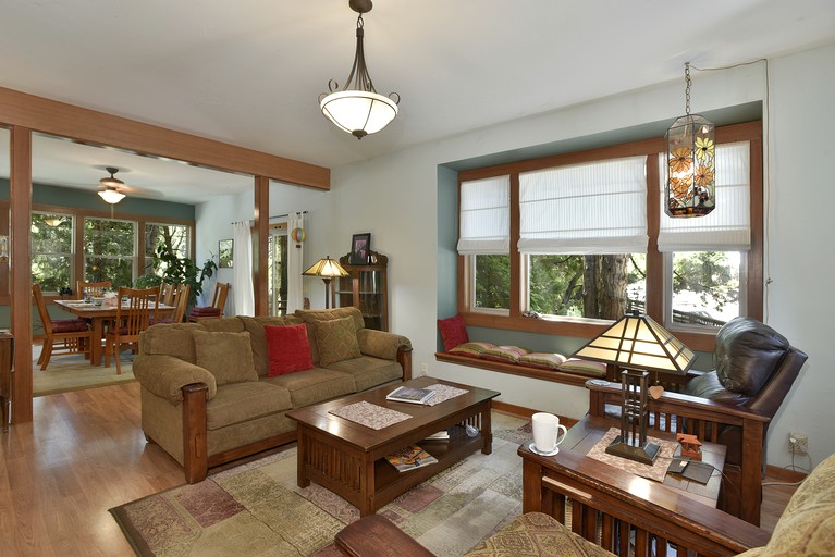 Cottages (United States of America, Dunsmuir, California)