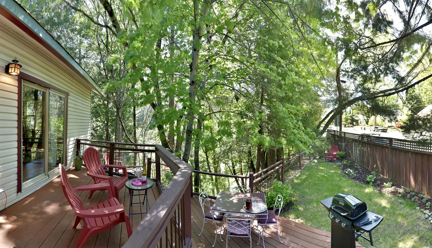 Incredible Cottage with Barbecue in Dunsmuir, California