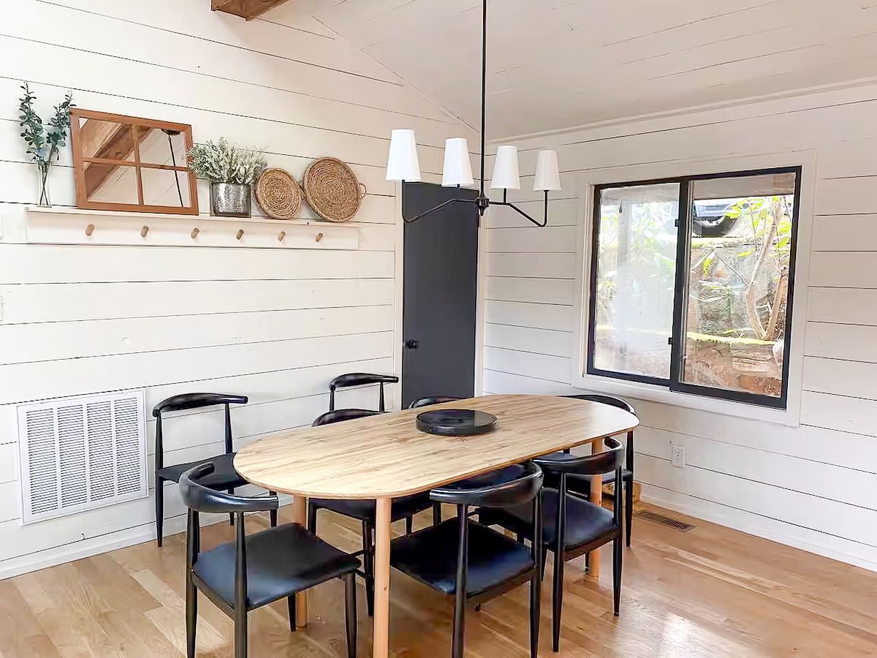 Charming Lakefront Cottage with Private Dock & Mountain Views Near Lake Nantahala, Topton, NC