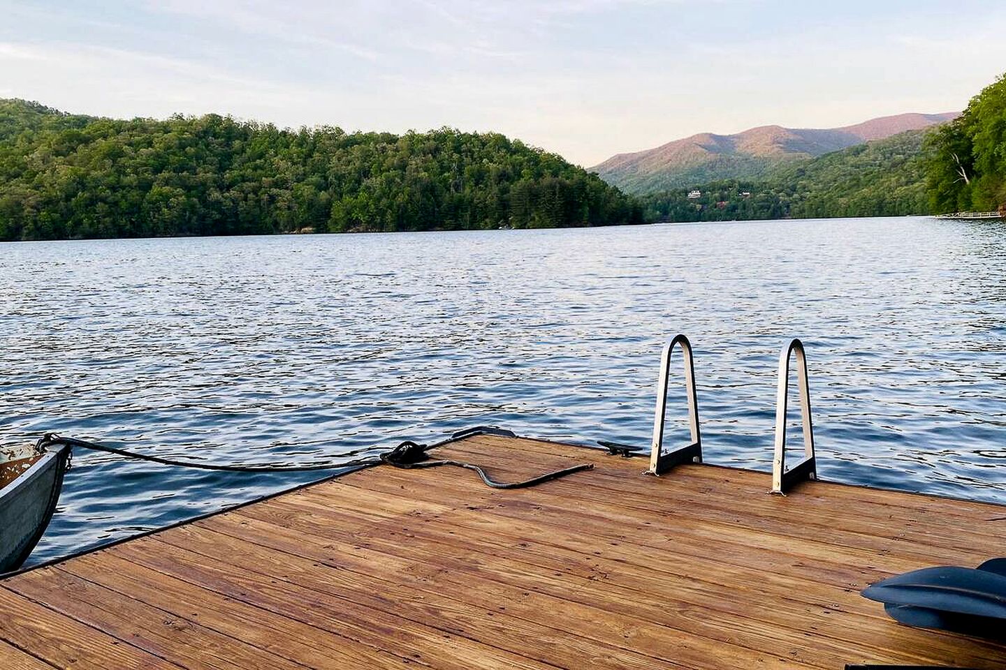 Charming Lakefront Cottage with Private Dock & Mountain Views Near Lake Nantahala, Topton, NC