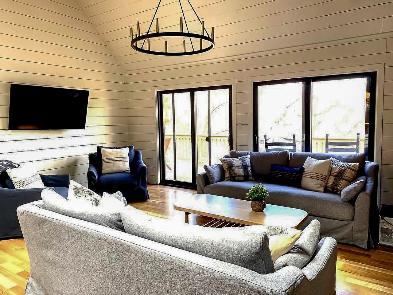 Charming Lakefront Cottage with Private Dock & Mountain Views Near Lake Nantahala, Topton, NC