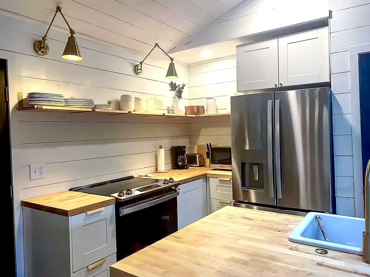 Charming Lakefront Cottage with Private Dock & Mountain Views Near Lake Nantahala, Topton, NC