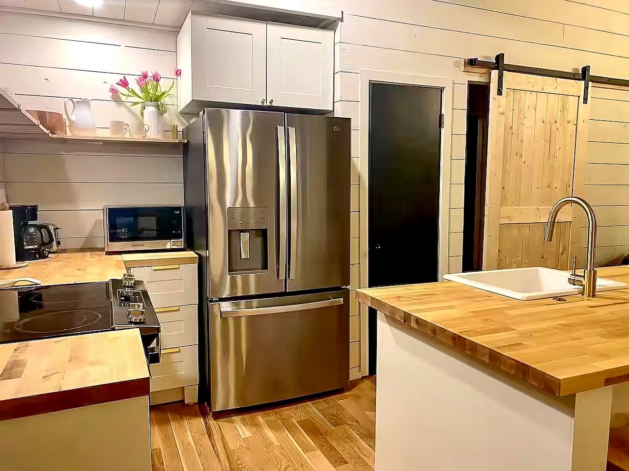 Charming Lakefront Cottage with Private Dock & Mountain Views Near Lake Nantahala, Topton, NC