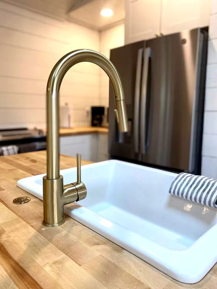 Charming Lakefront Cottage with Private Dock & Mountain Views Near Lake Nantahala, Topton, NC