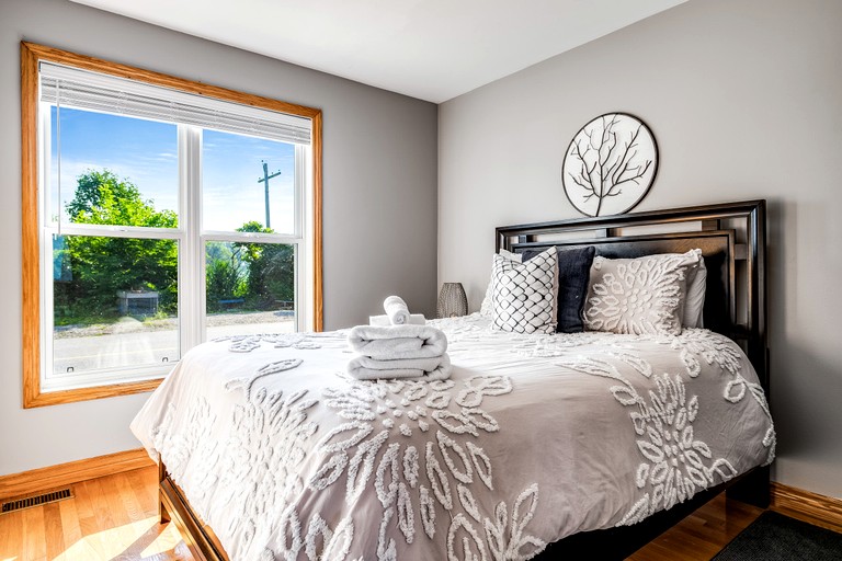Cottages (Canada, Leamington, Ontario)