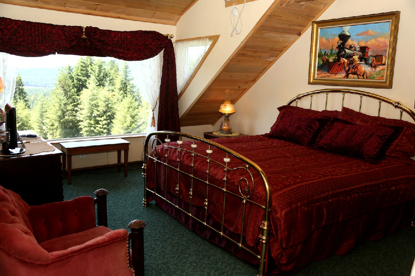 Cozy Suite Rental with Breathtaking Views near Sandpoint, Idaho