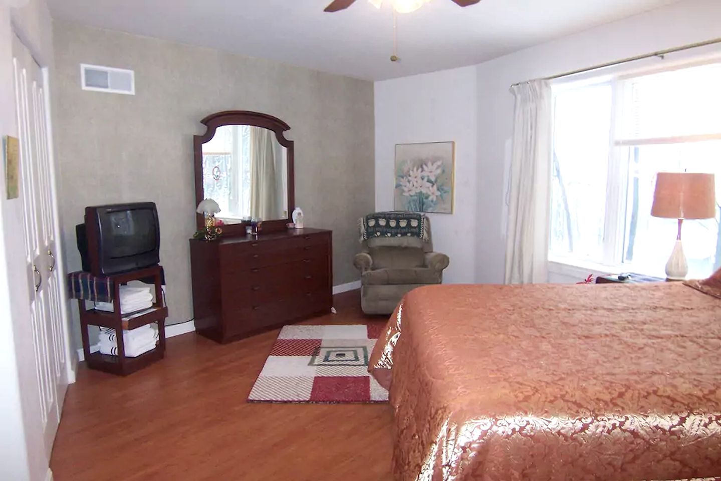 Large Cottage Rental in Secluded Woods near Ephrata, Pennsylvania