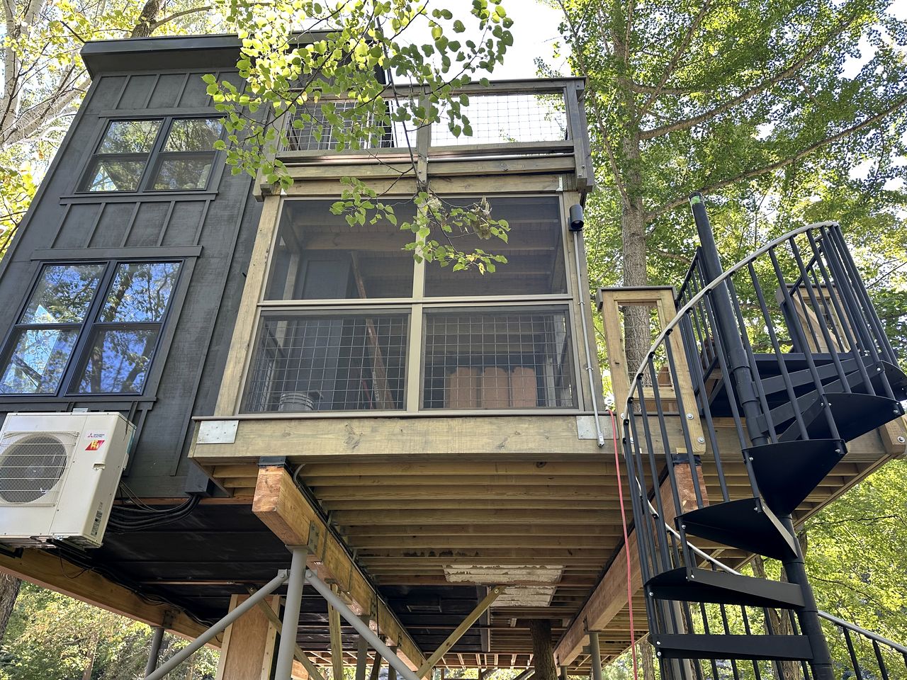 Luxurious Glamping Tree House at Starved Rock, Perfect for a Weekend Escape from Chicago