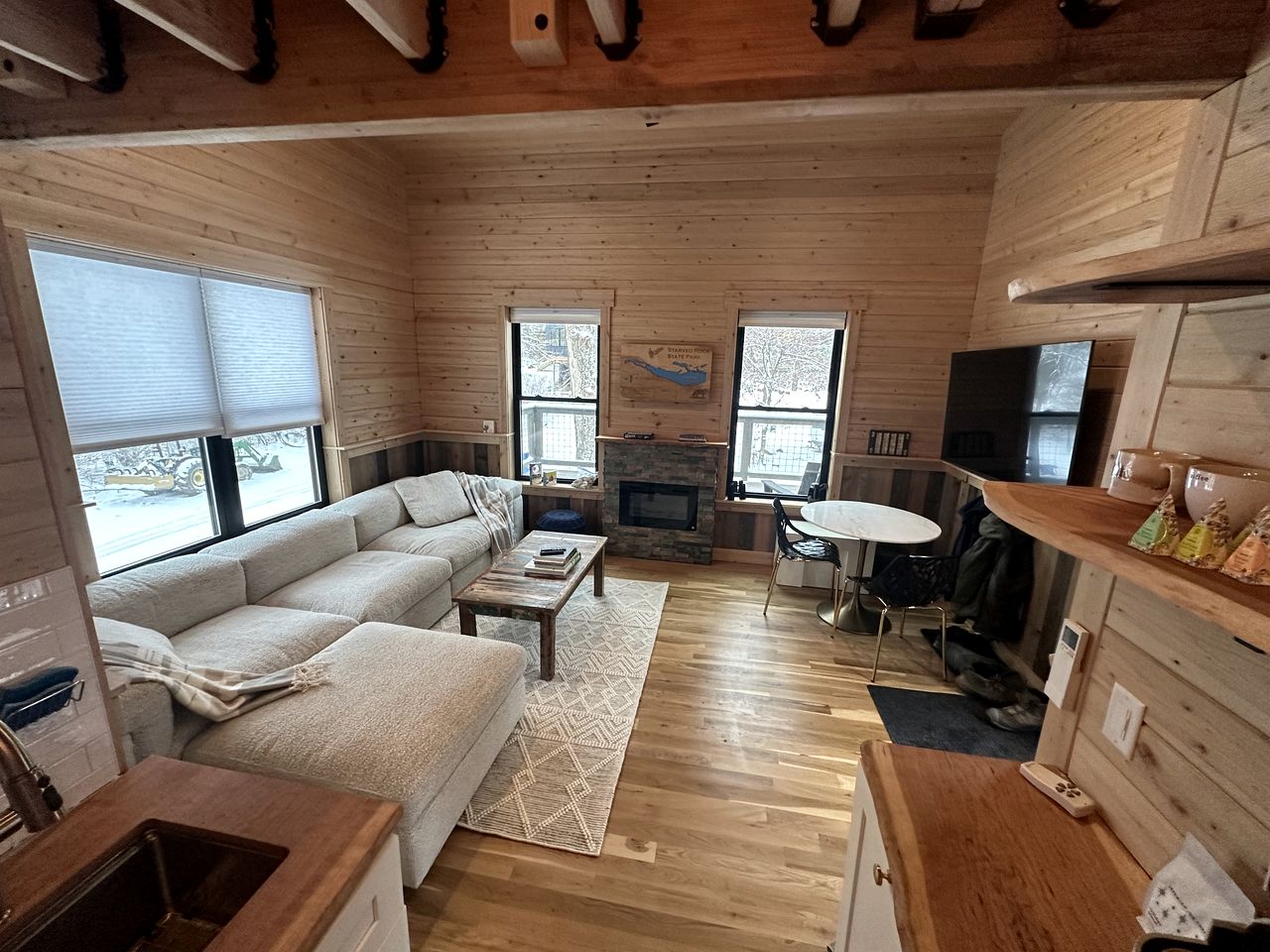 Luxurious Glamping Tree House at Starved Rock, Perfect for a Weekend Escape from Chicago