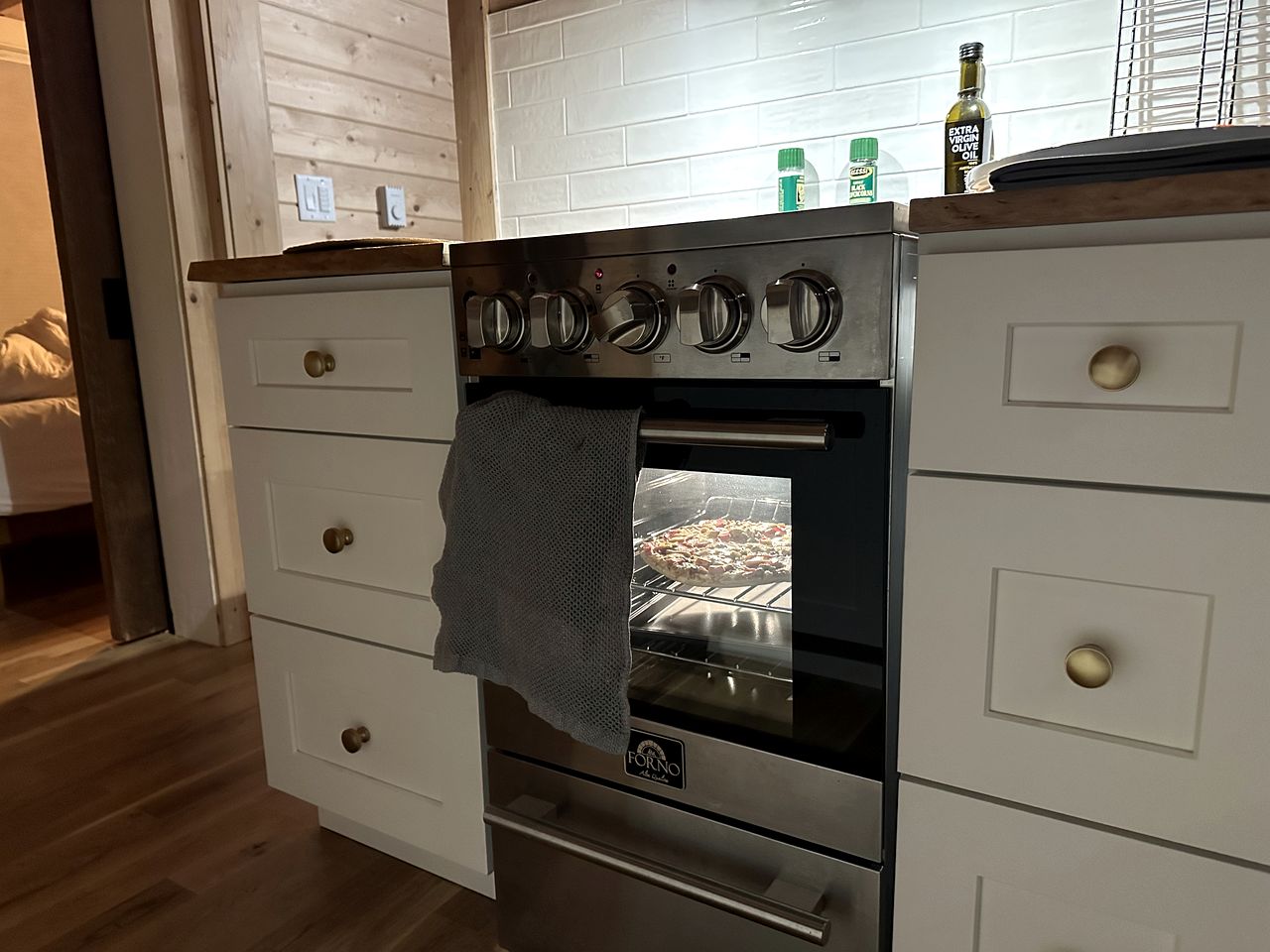 Luxurious Glamping Tree House at Starved Rock, Perfect for a Weekend Escape from Chicago