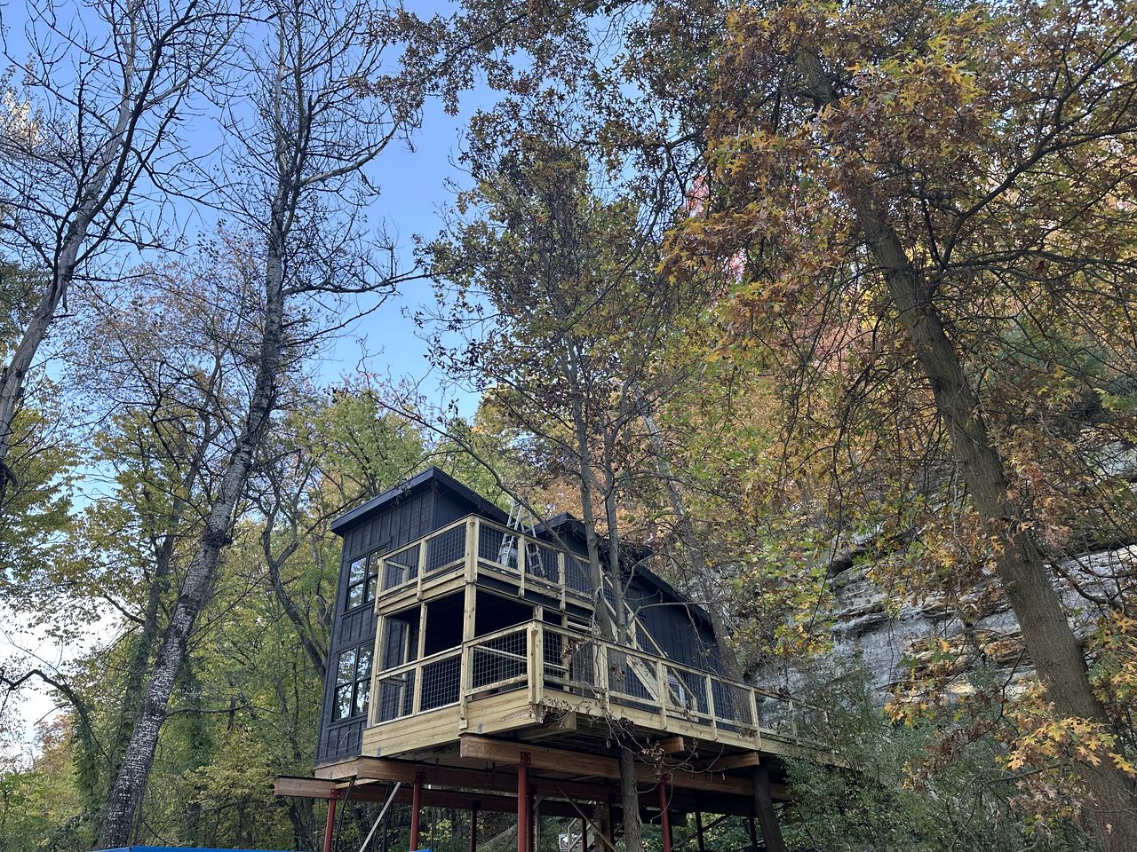 Luxurious Glamping Tree House at Starved Rock, Perfect for a Weekend Escape from Chicago