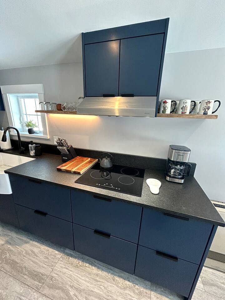 Cozy and Modern Tree House in Harpswell, Maine, near the Cliff Trail