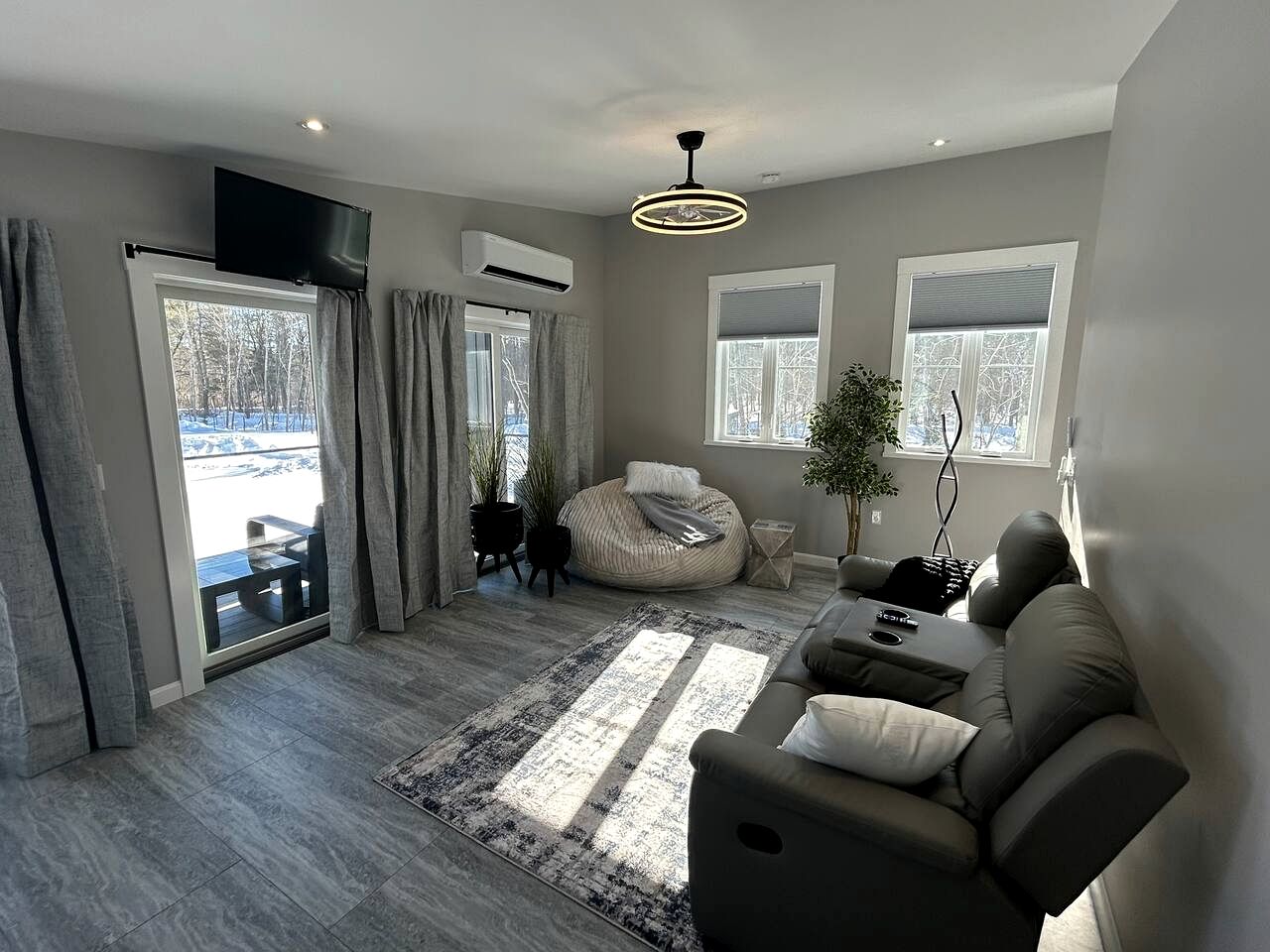 Cozy and Modern Tree House in Harpswell, Maine, near the Cliff Trail