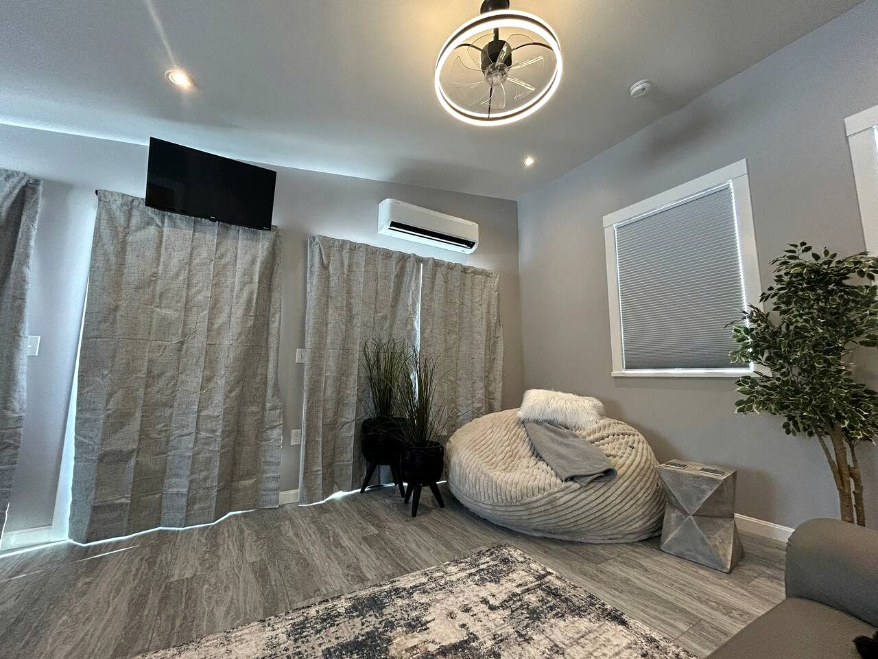 Cozy and Modern Tree House in Harpswell, Maine, near the Cliff Trail