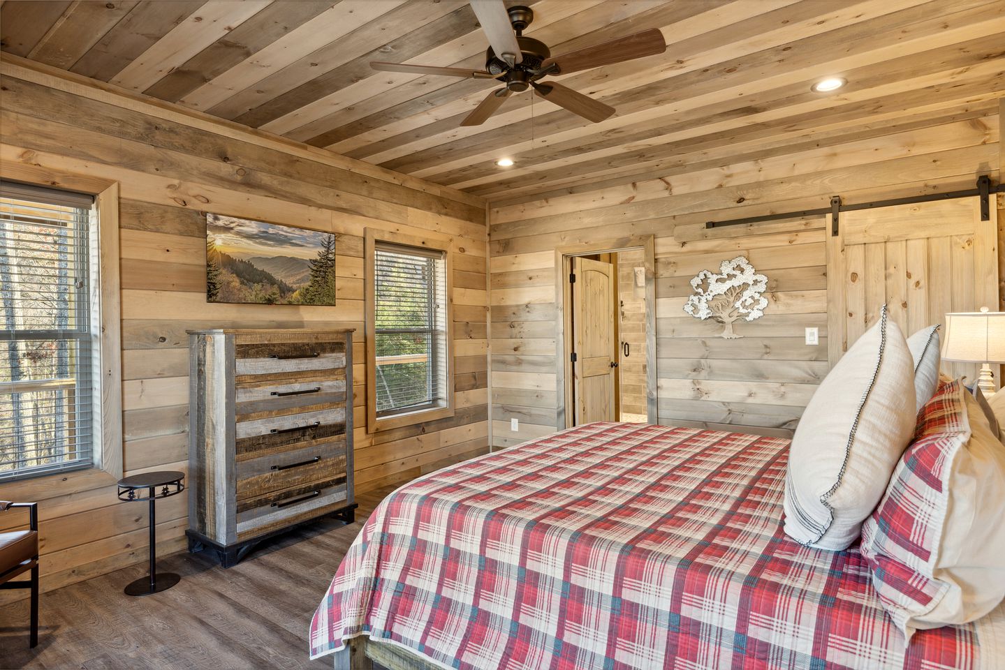 Escape to Nature in this Wonderful Cabin Rental for 12 in Sevierville, Tennesse
