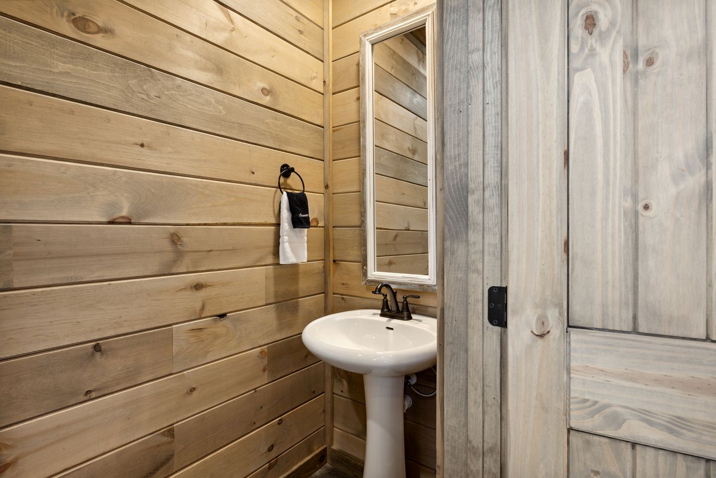 Escape to Nature in this Wonderful Cabin Rental for 12 in Sevierville, Tennesse