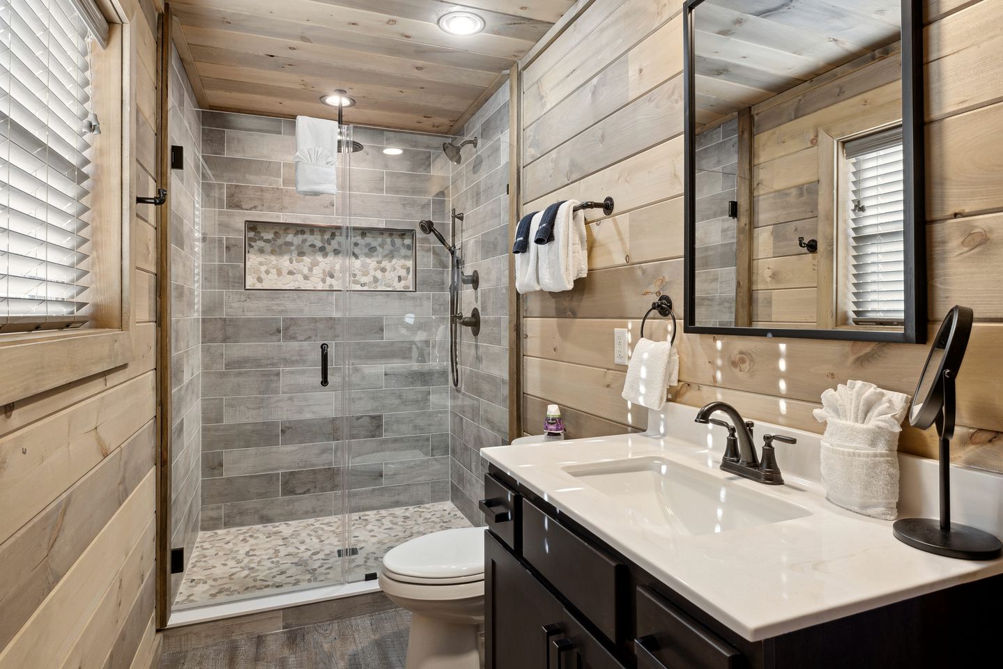 Escape to Nature in this Wonderful Cabin Rental for 12 in Sevierville, Tennesse