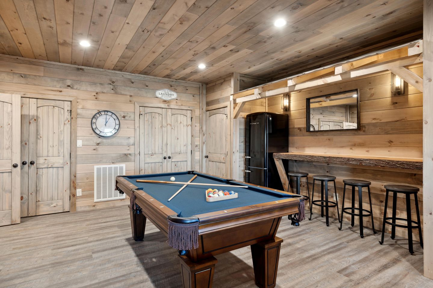 Escape to Nature in this Wonderful Cabin Rental for 12 in Sevierville, Tennesse