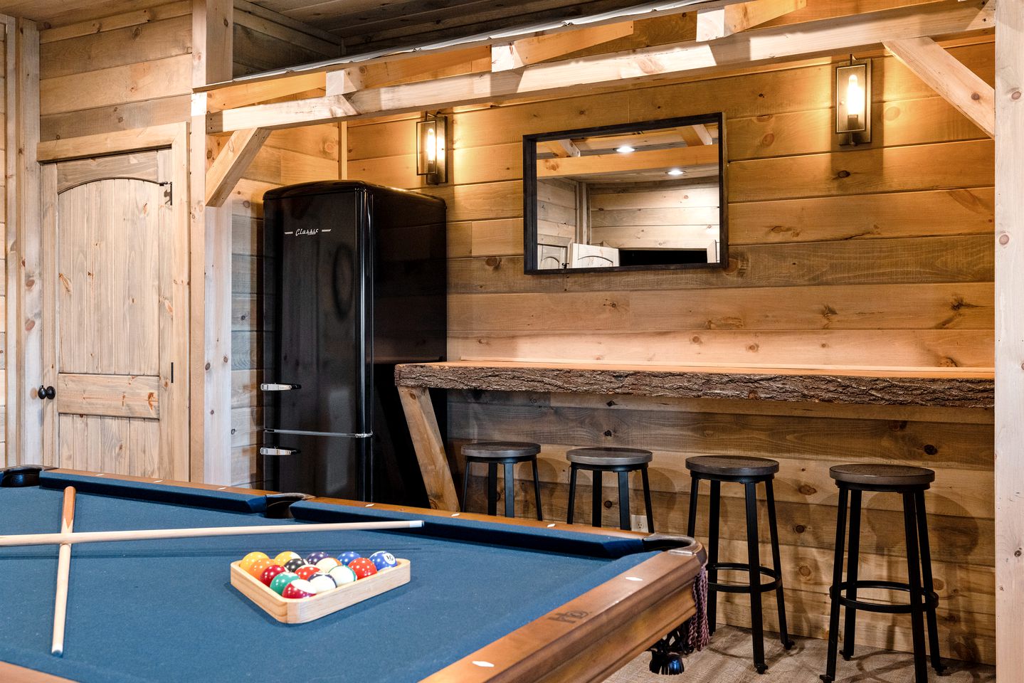 Escape to Nature in this Wonderful Cabin Rental for 12 in Sevierville, Tennesse