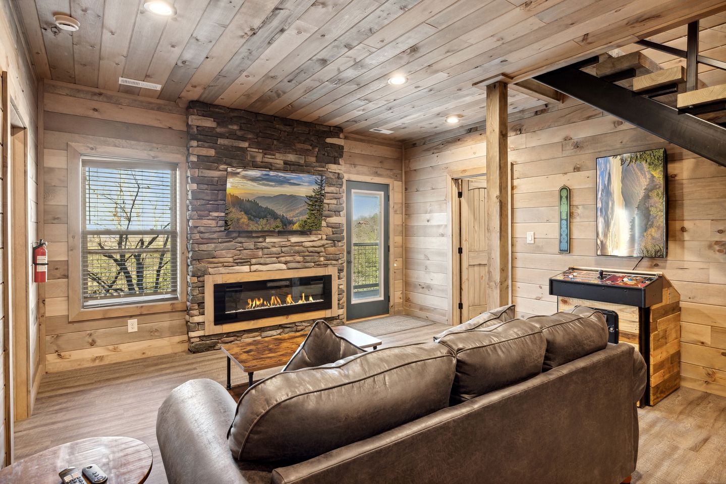 Escape to Nature in this Wonderful Cabin Rental for 12 in Sevierville, Tennesse