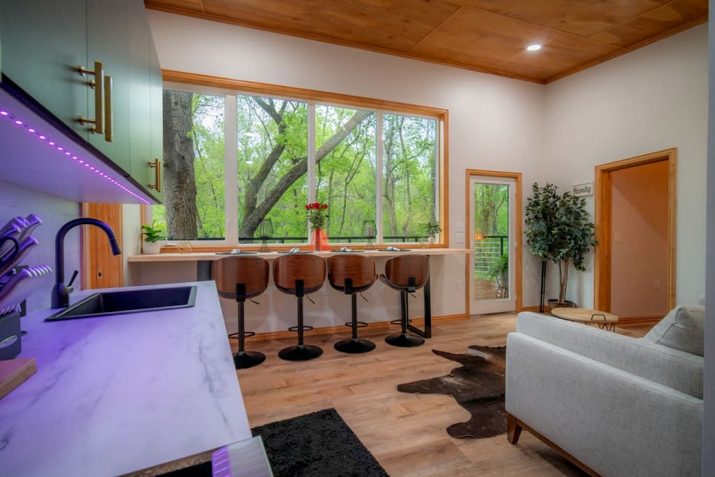 Spectacular Luxurious Tree House with Jacuzzi and Fire Pit in Texas