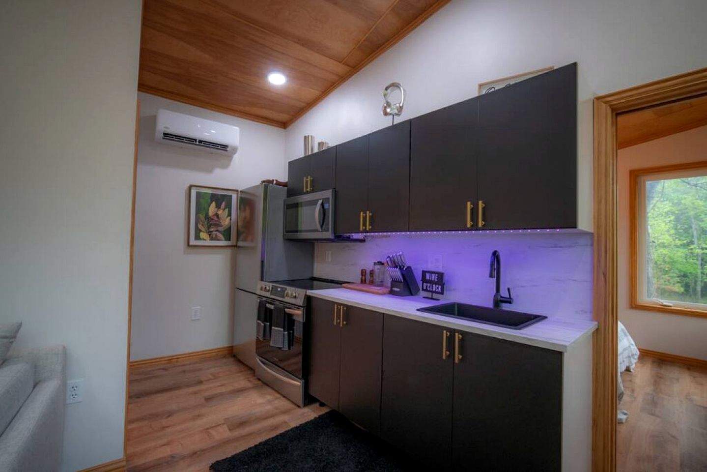 Spectacular Luxurious Tree House with Jacuzzi and Fire Pit in Texas